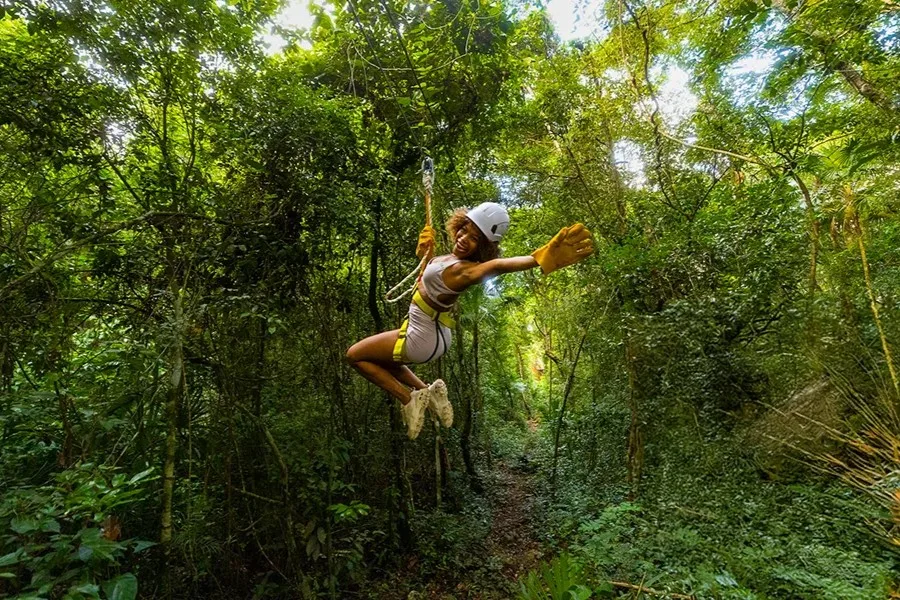 Imagen de Aventura en la Jungla en ATV con Tiroleza, Cenote y Degustación de Tequila