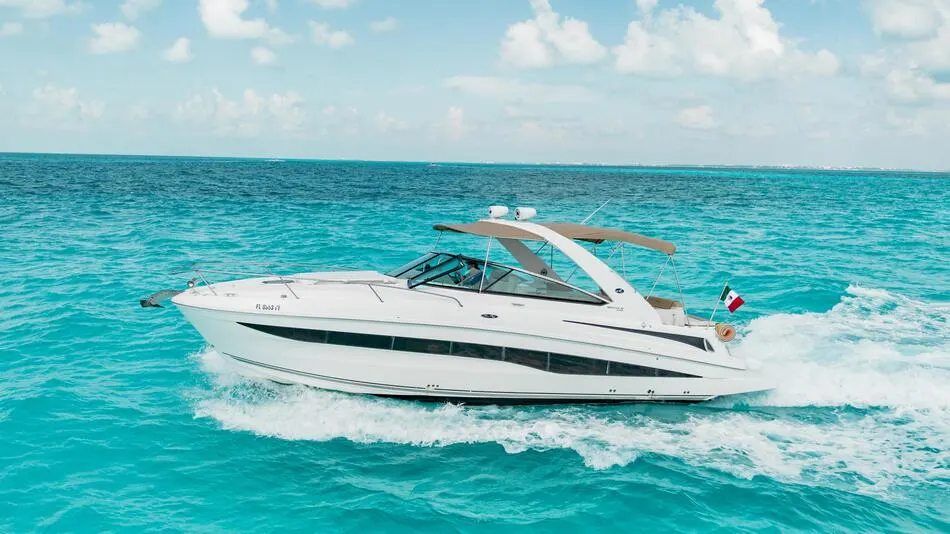 cover yacht mayarita